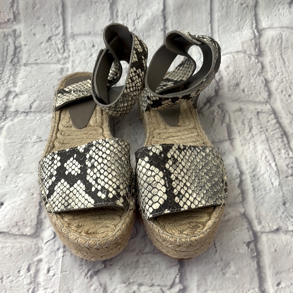 🔵”LIKE NEW” VINCE Snakeskin Espadrille Velcro Ankle Strap Sandal - Picture 6 of 10